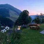 Alm Seasons Premium Chalet & Studios