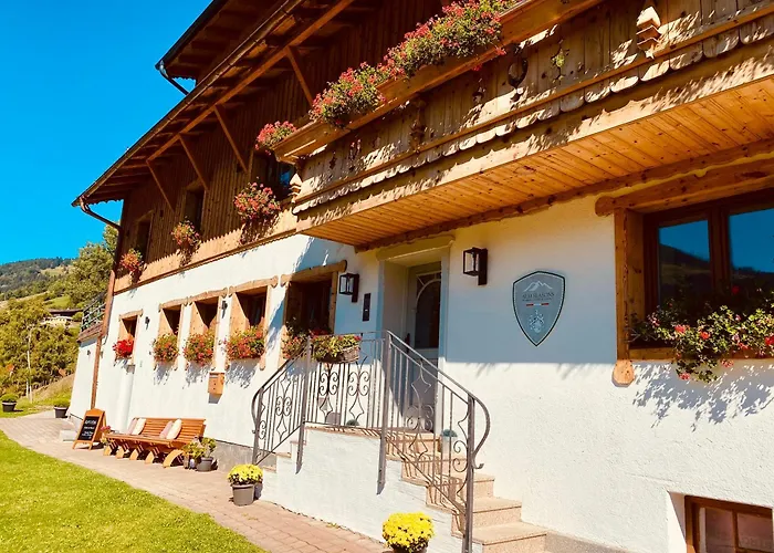 Alm Seasons Premium Chalet & Studios